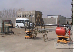 ASTM E1886-2005,ASTM E1996-2008 に準拠して改変された建物カーテンウォールの防風残骸試験機器
